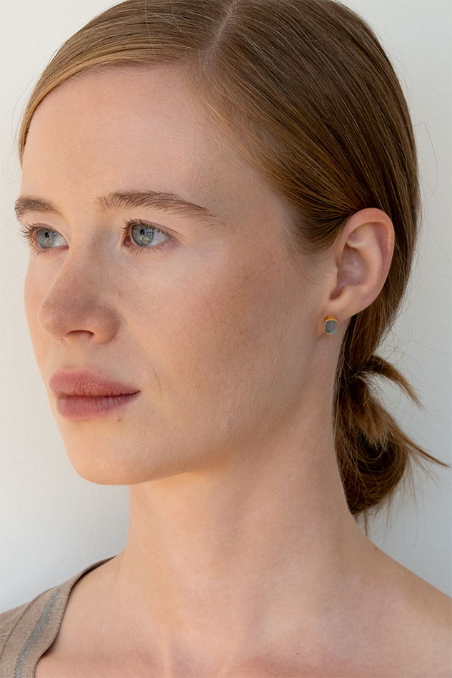 Rough Stone Studs Gold