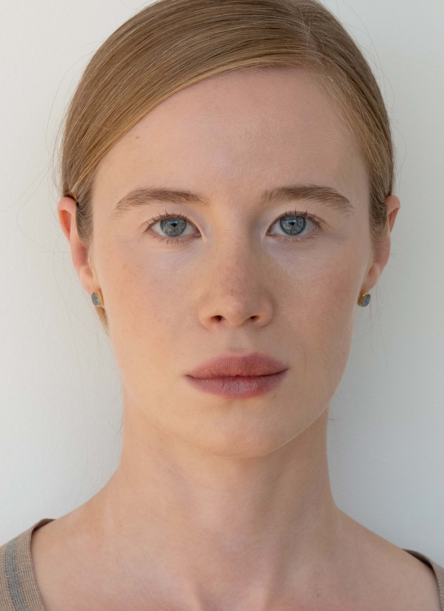 Rough Stone Studs Gold